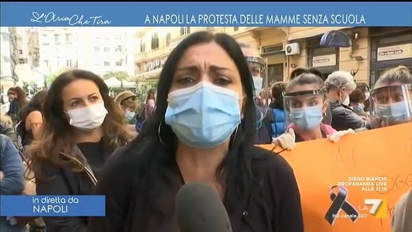 A Napoli La Protesta Delle Mamme Senza Scuola Famiglie Abbandonate E Figli Destabilizzati Sono Rimasti A Casa