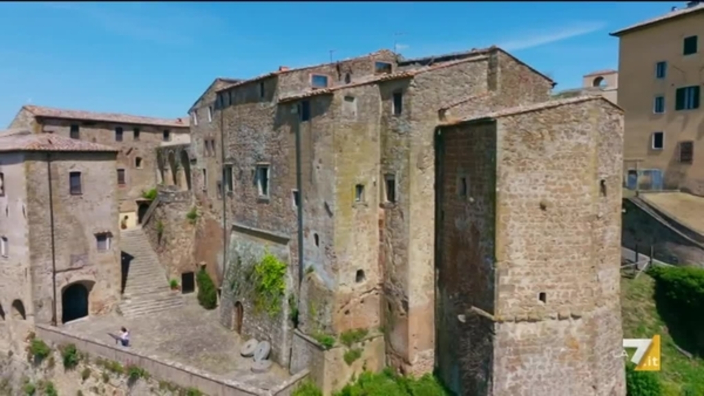 Cosa vedere a Sorano e Pitigliano: tradizioni, cucina tipica e luoghi ...