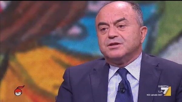 Calabria, Michele Santoro: "Se la 'Ndrangheta gestisse ...
