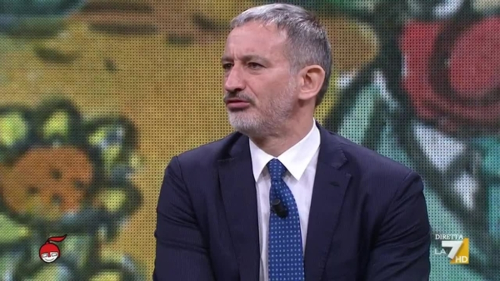 grillo e la difesa del figlio senaldi per due anni questo processo e rimasto sotto perche il premier era un grillino