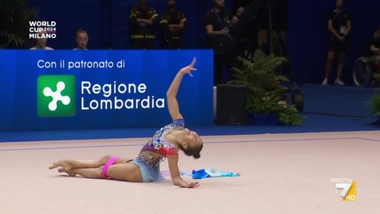 Il video dell'esercizio di Sofia Raffaeli alla palla - Coppa del modo ...