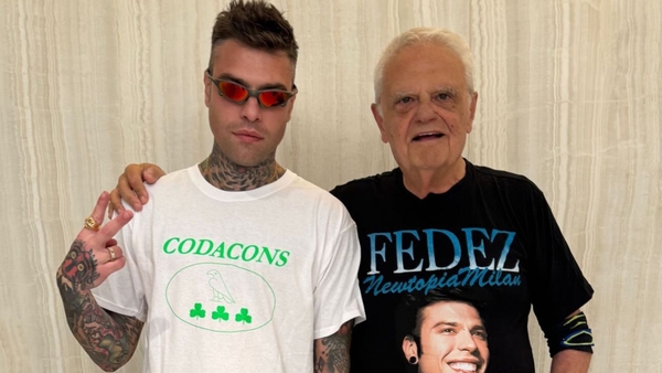 Fedez Codacons scambio di magliette e pace fatta con Carlo Rienzi