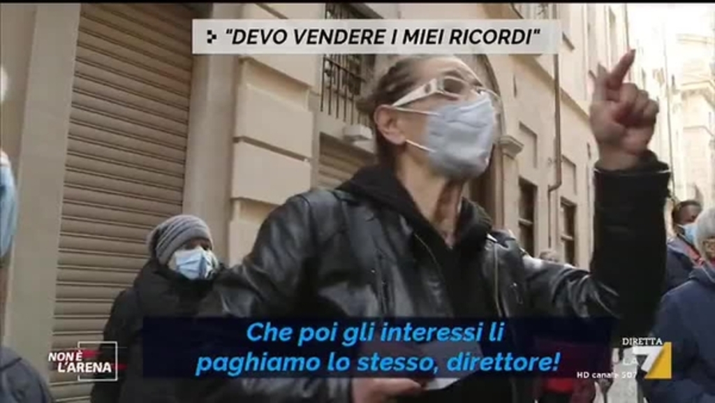 Coronavirus Ed Emergenza Economica In Centinaia In Fila Al Monte Dei Pegni Di Torino