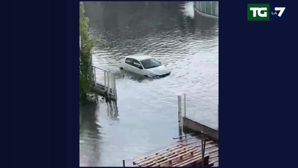 Strade Allagate E Aeroporto Bloccato Le Immagini Dell Alluvione A Marrakech Tg La